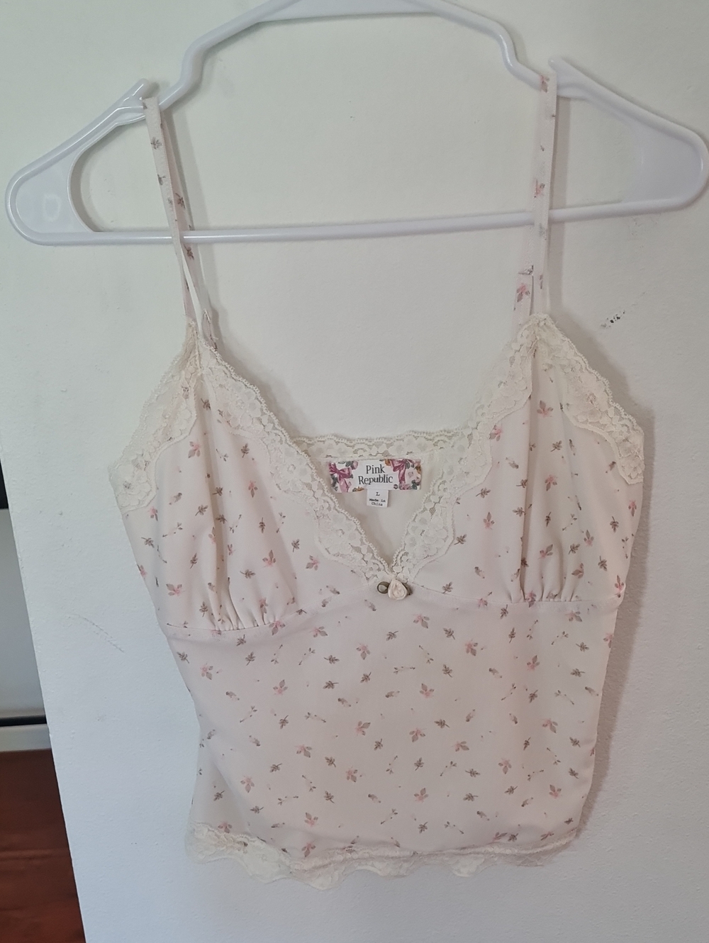 💥3for$15💥Pink Republic Cream Lace-Trim Floral Cami with Pink🌹Rose🌹Print